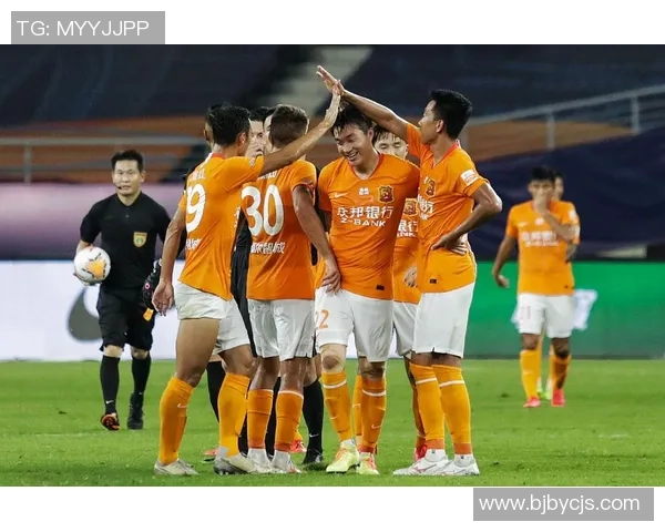 广州恒大与武汉卓尔激战正酣谁能在这场对决中笑到最后 广州恒大与武汉卓尔激战正酣谁能在这场对决中笑到最后